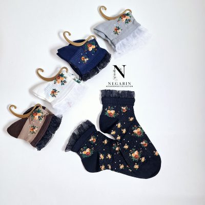 جوراب طرح گل برجسته