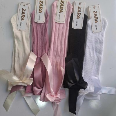 جوراب بچگانه گندومی